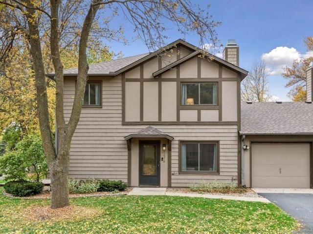 Townhouse for sale in Eden Prairie, Hennepin County