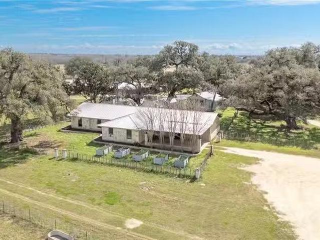 House for sale in Victoria