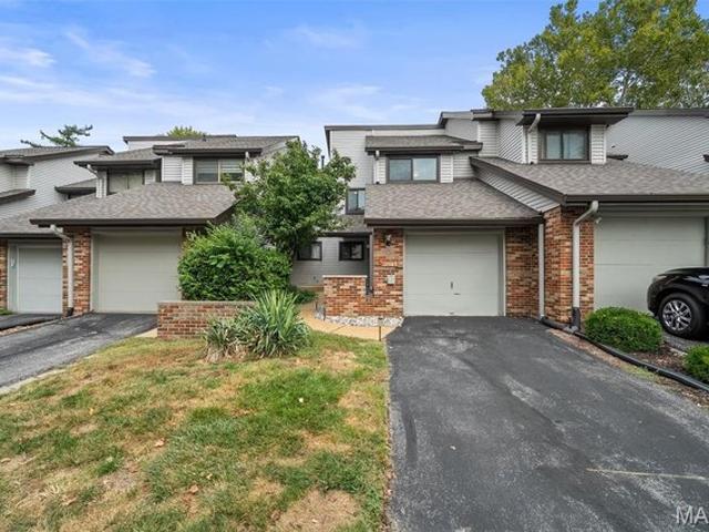 Townhouse for sale in Saint Louis