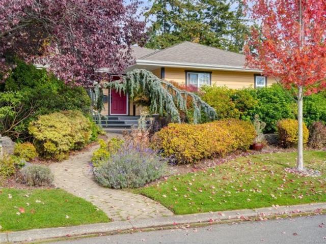 House for sale in Esquimalt, Capital Regional District