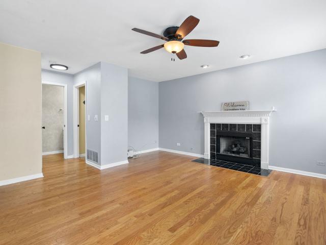 House for sale in Mchenry, Illinois