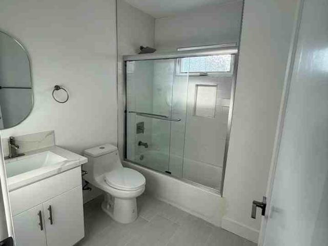 Apartment for rent in Canoga Park, California