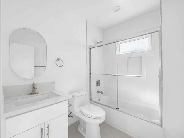 Apartment for rent in Canoga Park, California