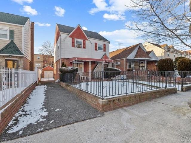 House for sale in Queens, Arverne