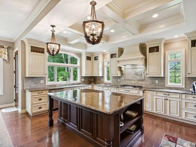 House for sale in Romeo