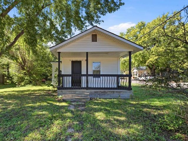 House for sale in Augusta, Butler County