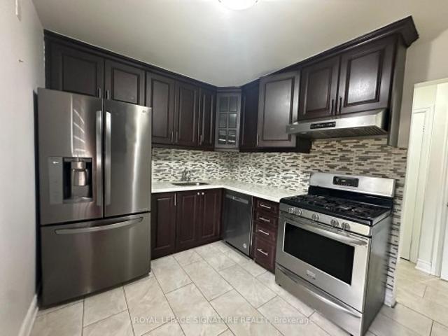 Townhouse for sale in Woburn, Ontario