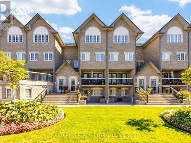 Townhouse for sale in Glen Grove, Pickering