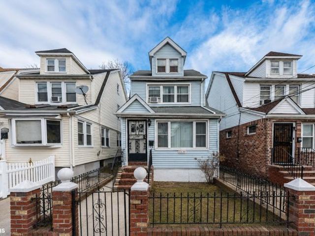 Townhouse for sale in Queens, Arverne