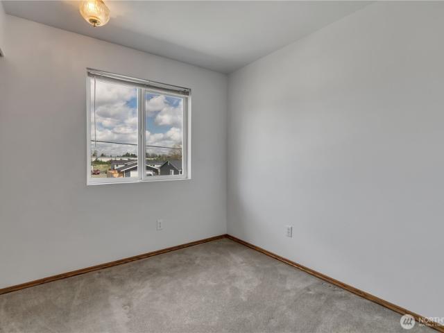 House for sale in Pacific, Washington
