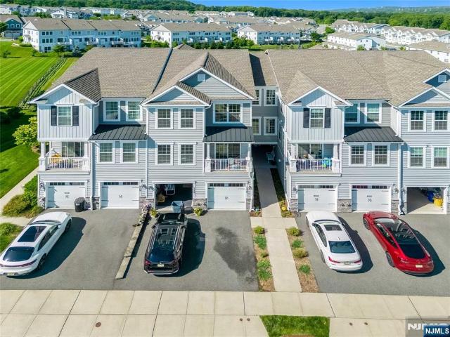 Townhouse for sale in Cedar Grove, New Jersey