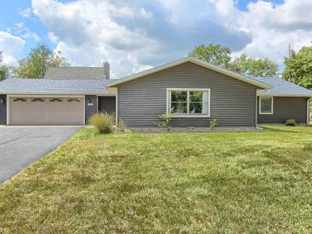 House for sale in Leesburg, Indiana