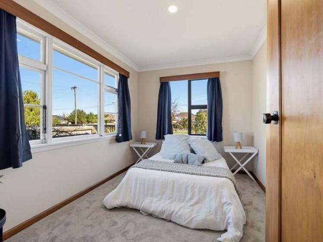 House for sale in Chaslands, Canterbury