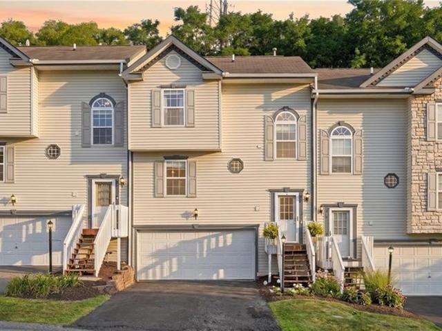 Townhouse for sale in Carnegie, Pennsylvania