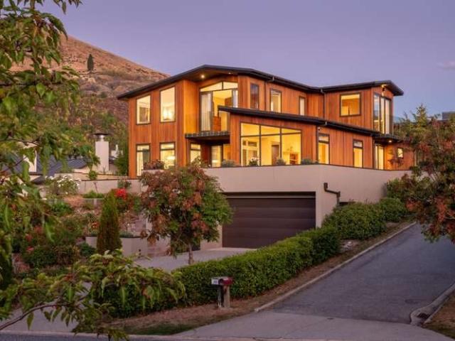 House for sale in Otakou