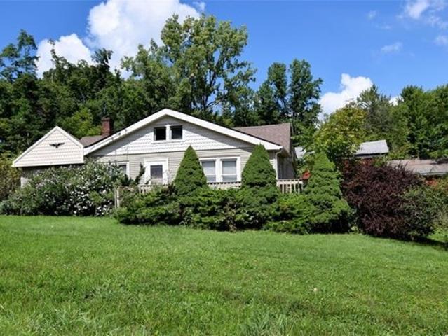 House for sale in Summit, Ohio