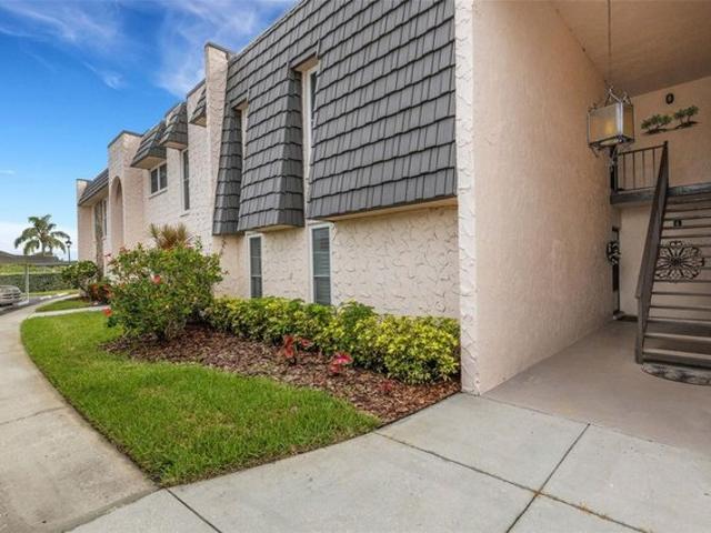Condo for sale in Seminole, Florida