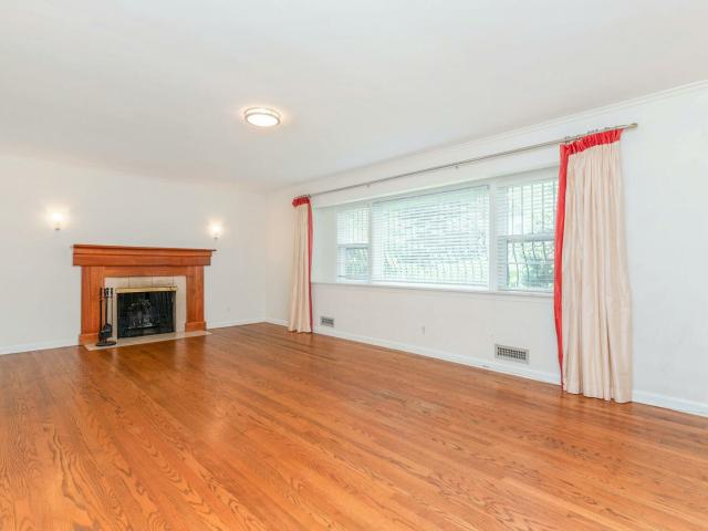 House for rent in Summit