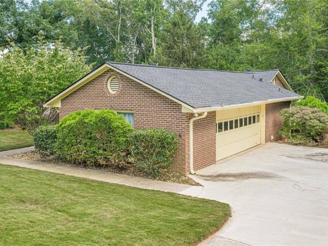 House for sale in Roswell, Georgia