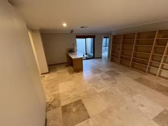 Apartment for rent in Warwick, Western Australia