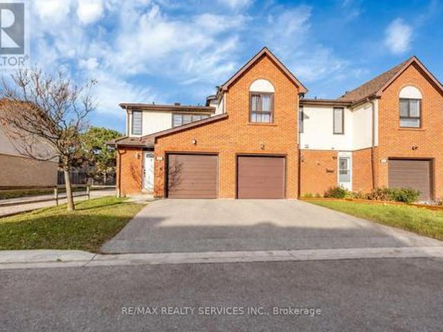 Townhouse for rent in Georgina, Ontario