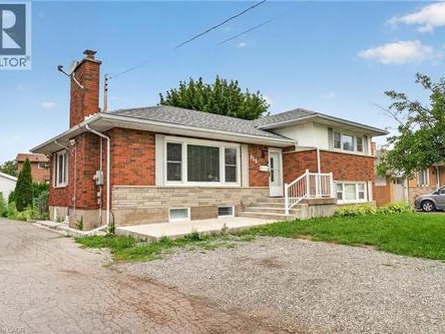 House for sale in Ancaster, Ontario