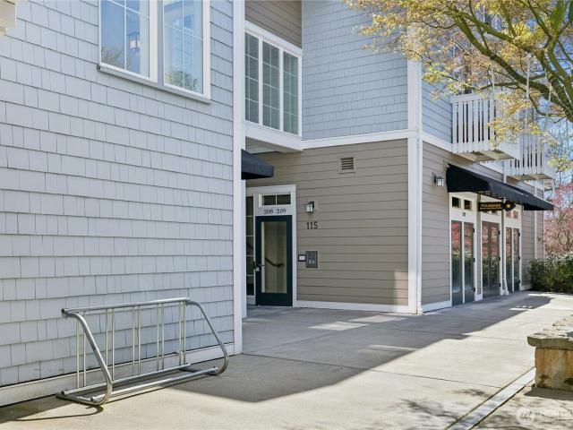 Condo for sale in Bainbridge Island, Washington