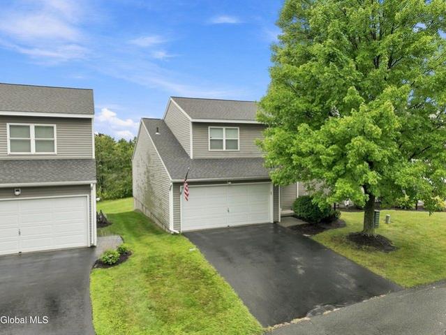 Townhouse for sale in Colonie, New York