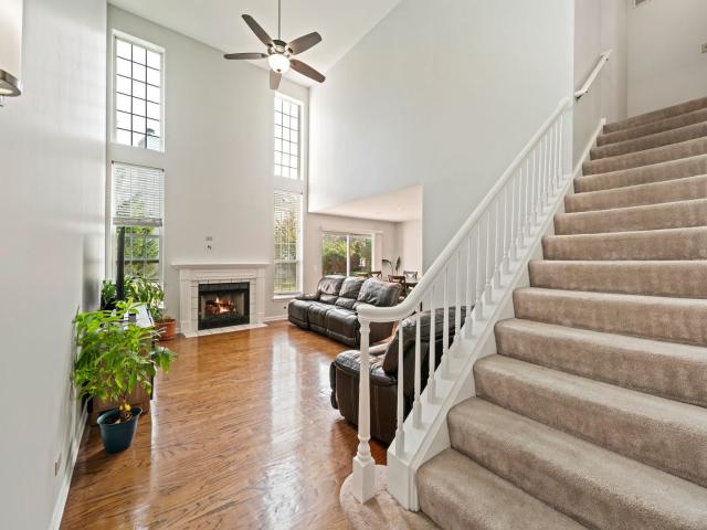 Townhouse for sale in Great Lakes, Illinois