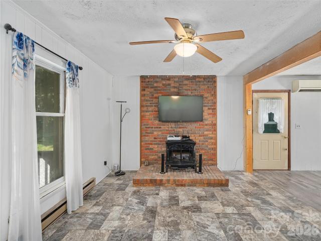 House for sale in Spruce Pine, North Carolina