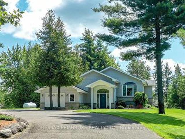House for sale in Renfrew, Ontario