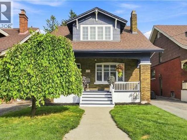 House for sale in Ancaster, Ontario