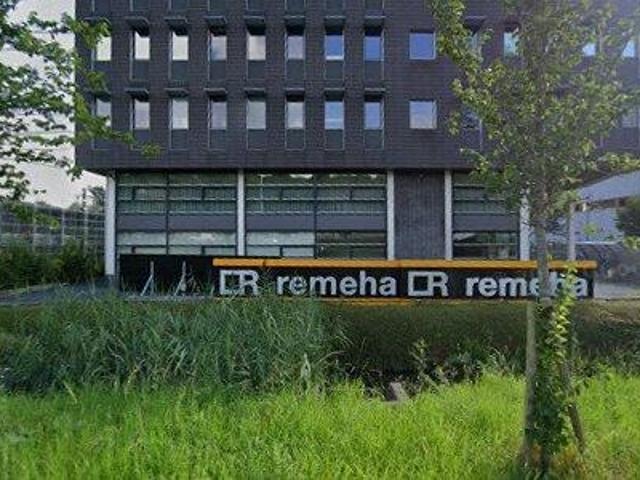 Bedrijfspand te huur in Delftse Hout, Delft