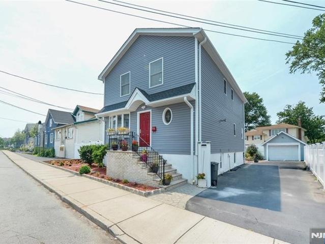 House for sale in Little Ferry, New Jersey
