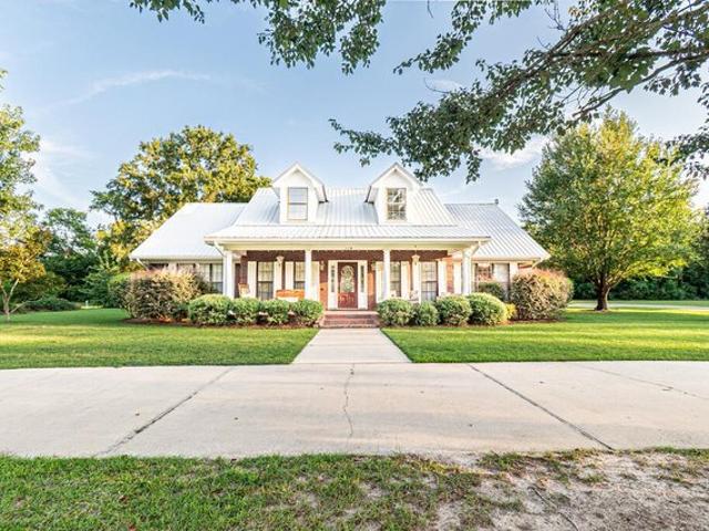 House for sale in Columbia, Alabama