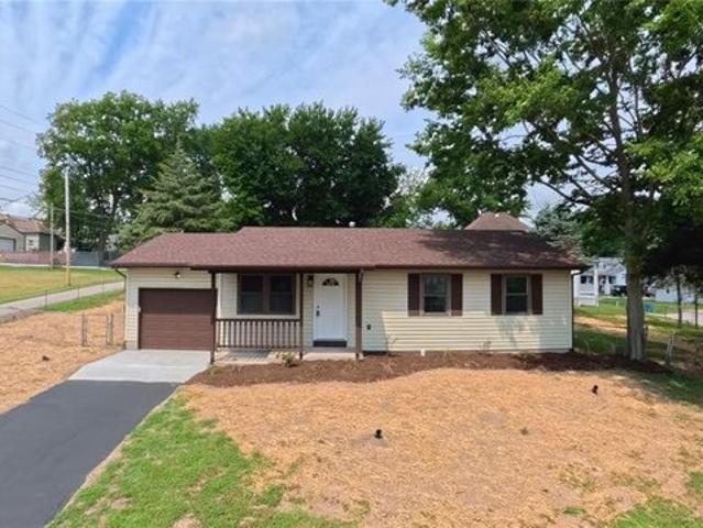 House for sale in Lebanon, Illinois