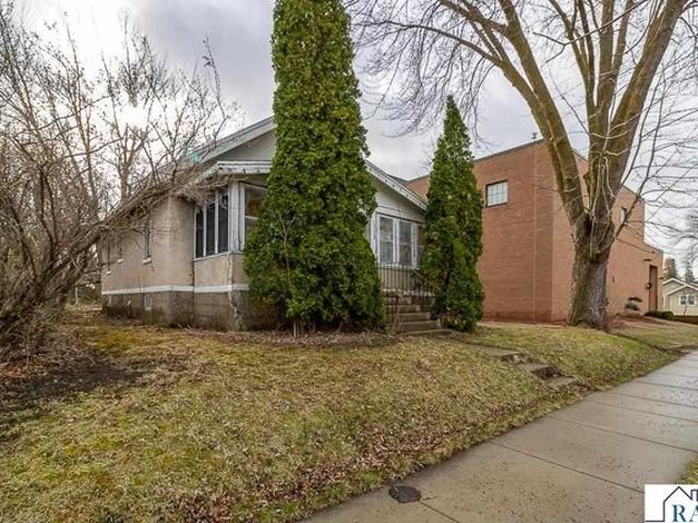 House for sale in Le Center, Minnesota