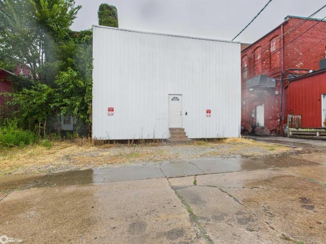 Commercial for sale in Mahaska, Iowa