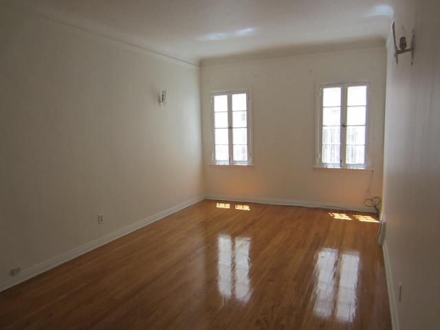 Apartment for rent in Canoga Park, California
