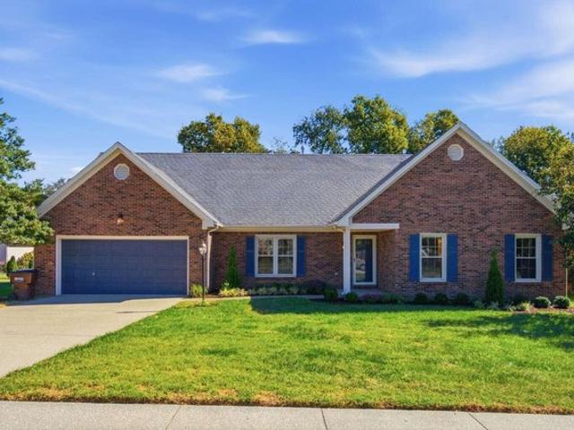 House for sale in Woodford Village, Versailles