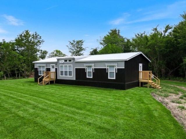House for sale in Navarro, Texas