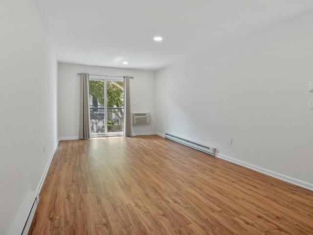 Condo for sale in Stratford