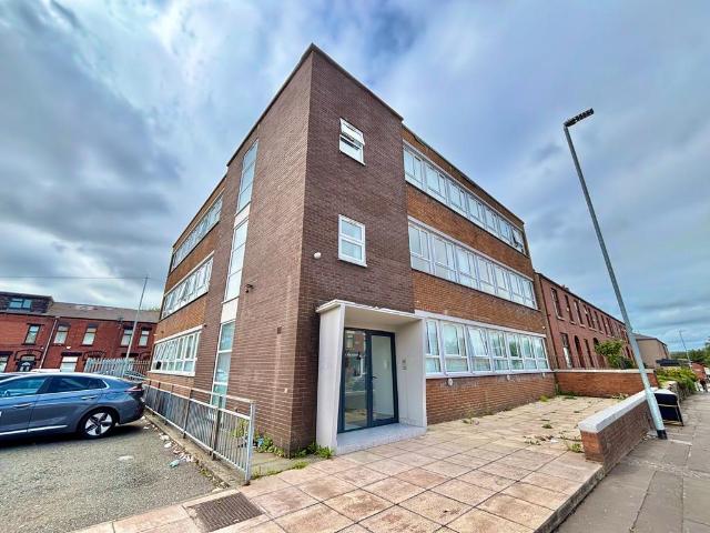 Apartment for rent in Spotland Bridge, Burnedge