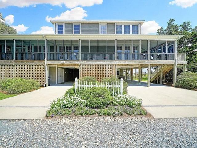 House for sale in Oak Island, North Carolina