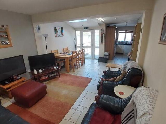 House for rent in Belfast, The Village