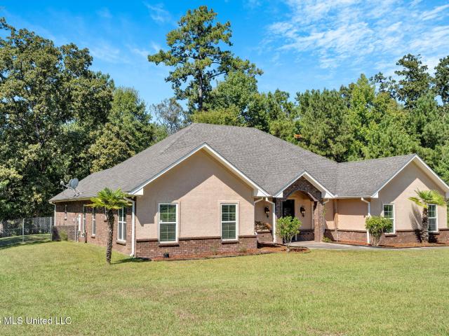 House for sale in Oakland, McComb