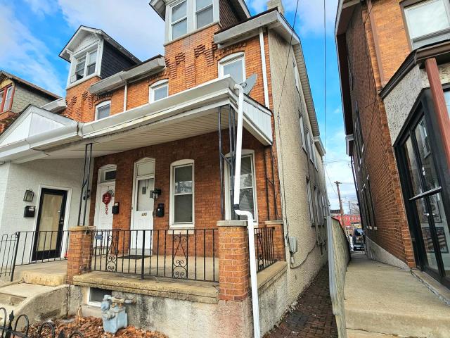 Townhouse for sale in Bridgeport, Pennsylvania