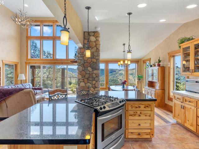 House for sale in Wahkiacus, Washington