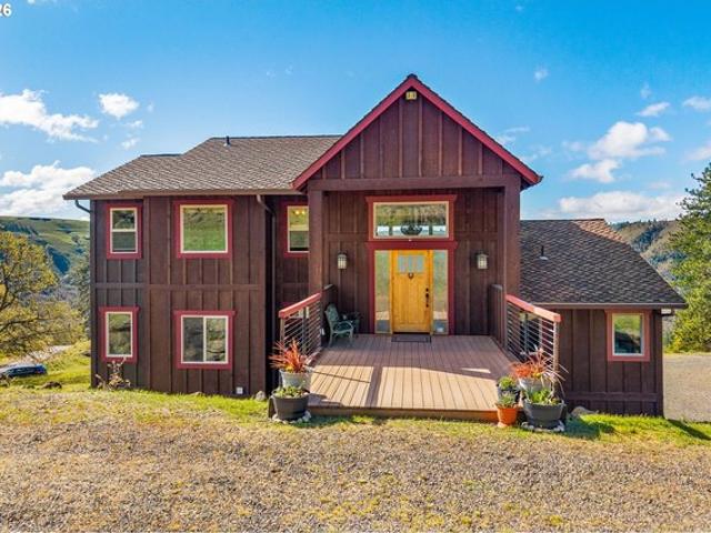 House for sale in Wahkiacus, Washington