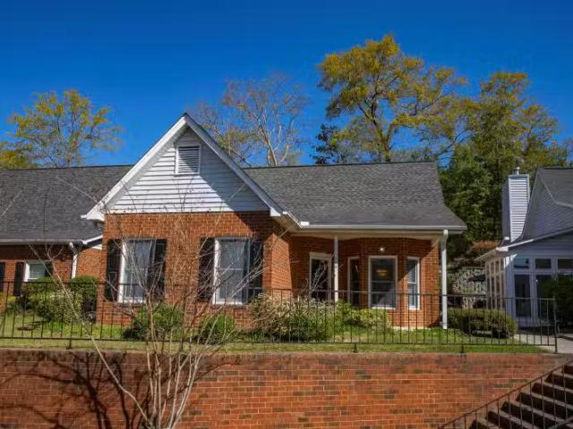 House for sale in Columbia